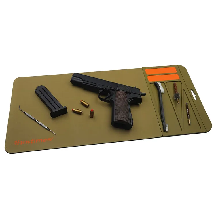 Quais são as possíveis consequências de não usar um tapete de limpeza de armas ao limpar sua arma?